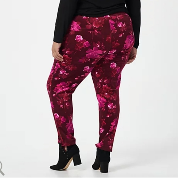 NWOT Isaac Mizrahi Velvet Floral Stirrup Leggings Stretch Magenta Pink Burgundy - Picture 2 of 5